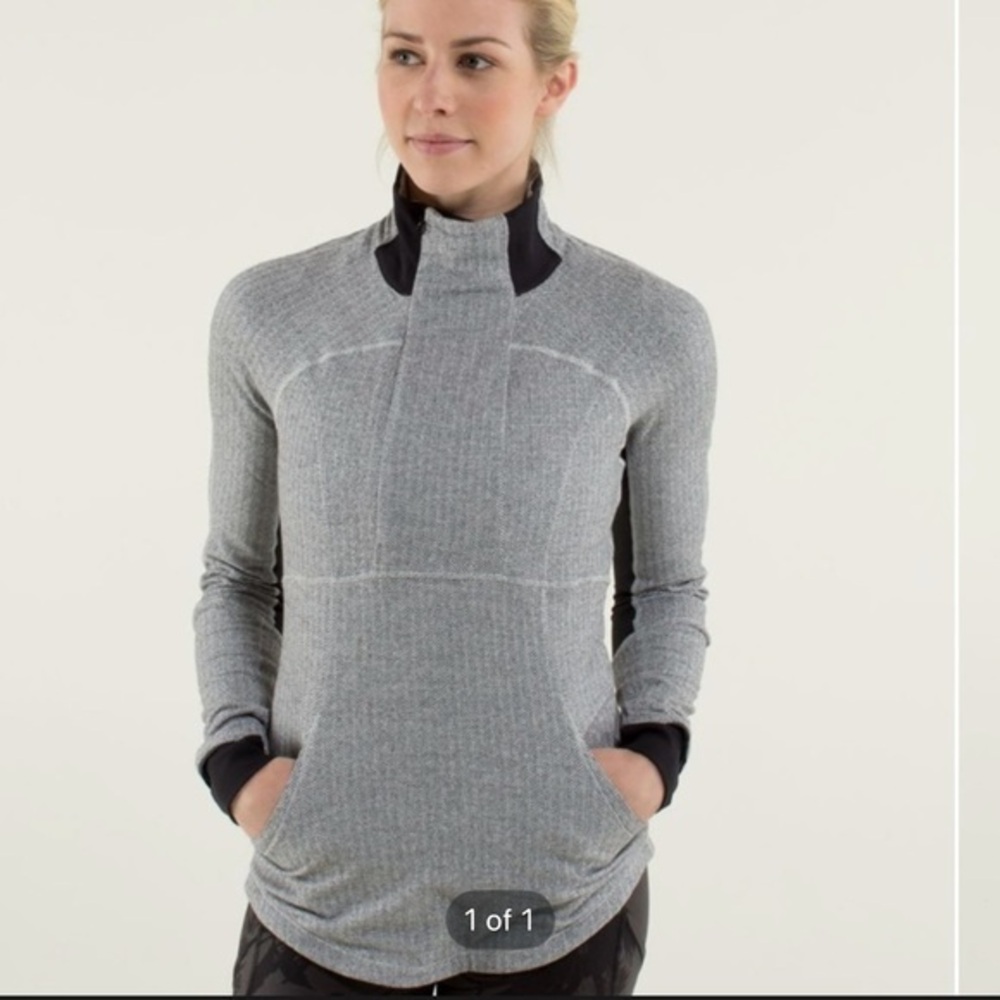 004 Lululemon base runner half zip